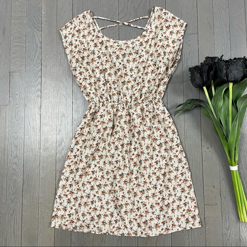 Body Central Floral Print Cap Sleeve Mini Dress - Picture 1 of 6